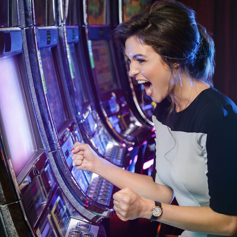 Red Ball Roundup Slot Machine
